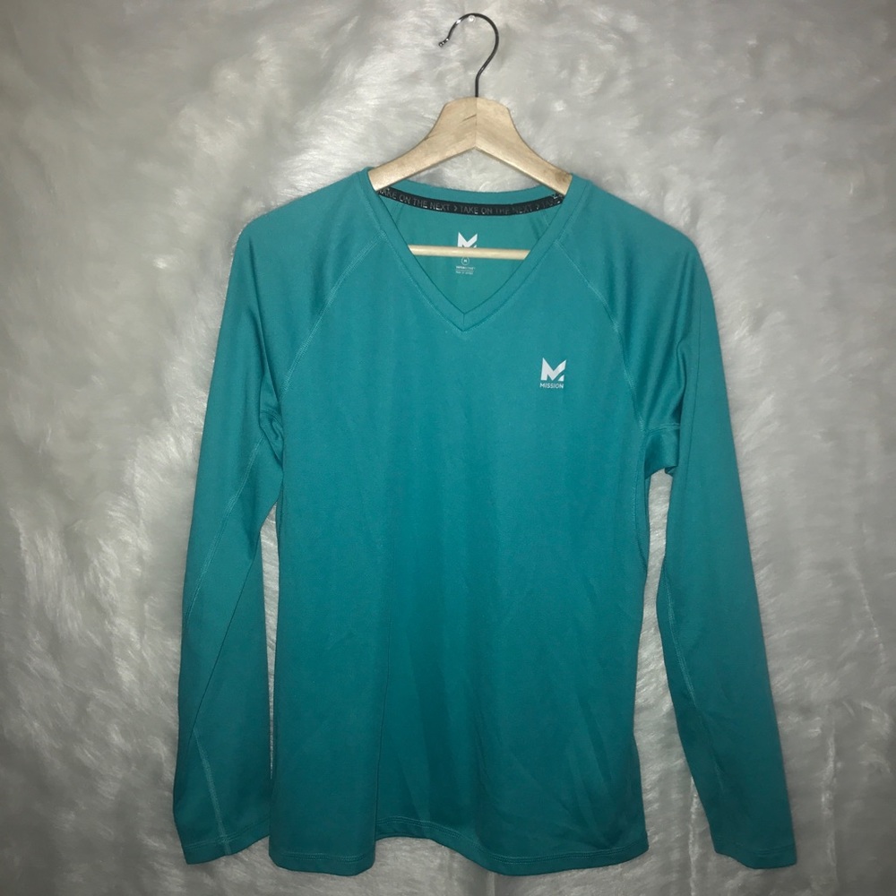 Mission Vapor-active V-neck Long Sleeve Medium